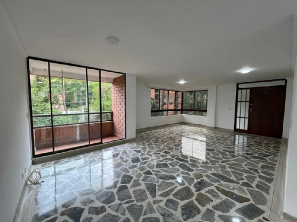 Apto en venta Las Lomas El Poblado 143 m², 3 hab + servicio