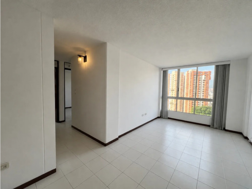 Apto en arriendo Loma del Indio 65 m², vista panorámica y garaje