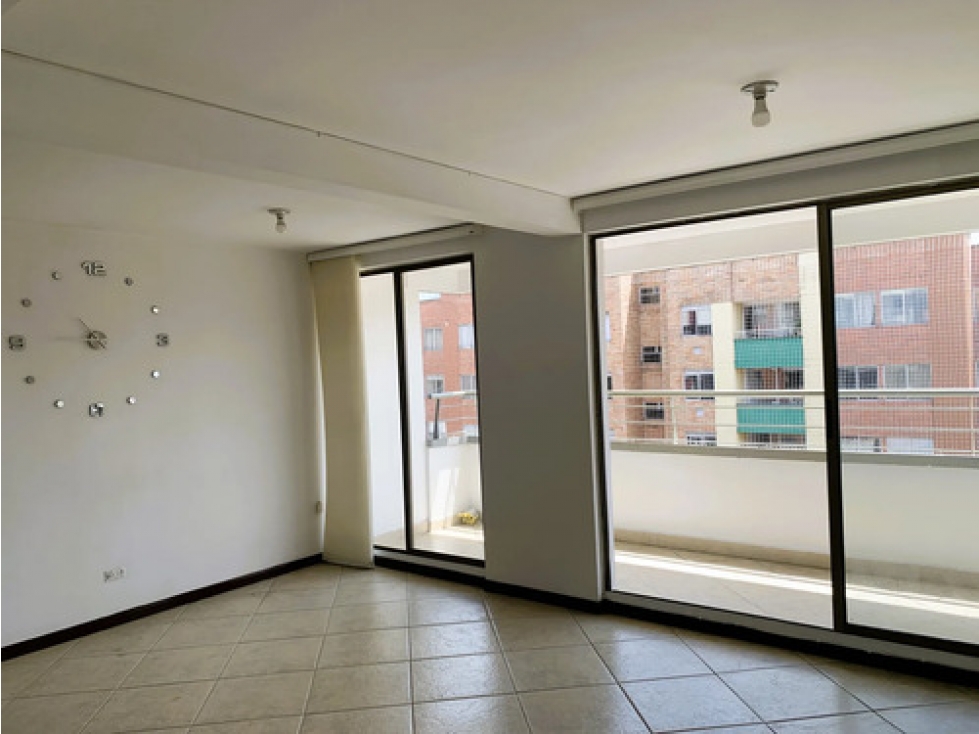 Apto en arriendo Loma de los Bernal 100 m², piso 19, 3 hab