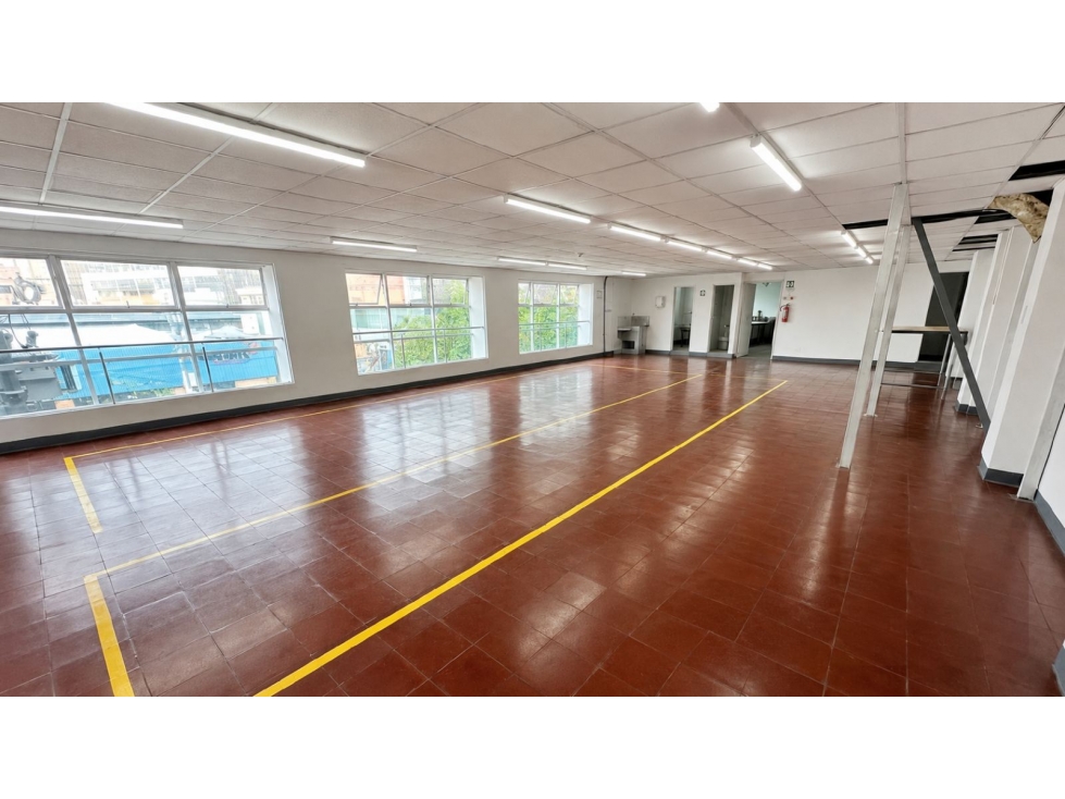 Bodega en arriendo Barrio Colombia Medellín 165 m², piso 3