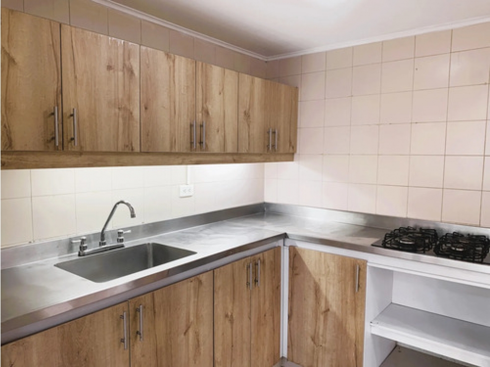 Apto reformado en venta El Tesoro El Poblado 87 m², 4 hab — foto 2