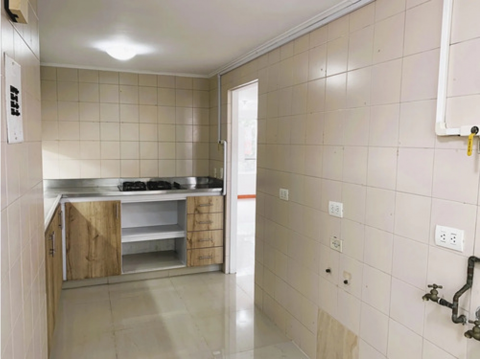 Apto reformado en venta El Tesoro El Poblado 87 m², 4 hab — foto 3