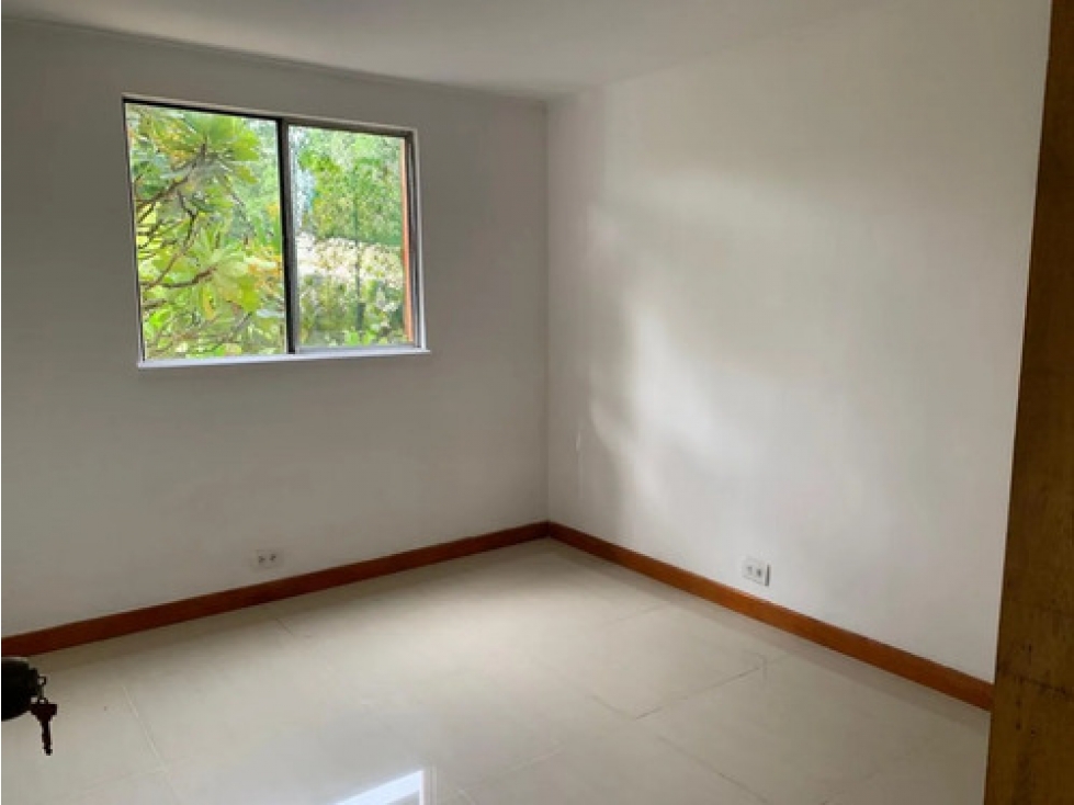 Apto reformado en venta El Tesoro El Poblado 87 m², 4 hab — foto 5