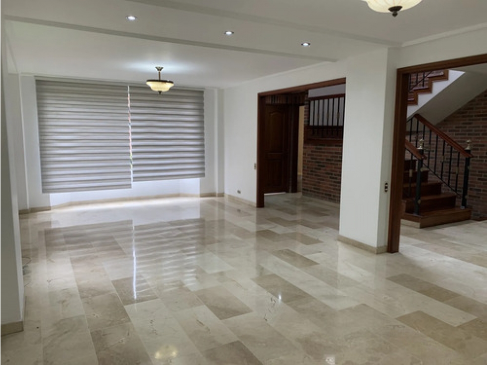 Casa en venta Altos del Poblado 631 m², 6 hab, terraza y BBQ — foto 6