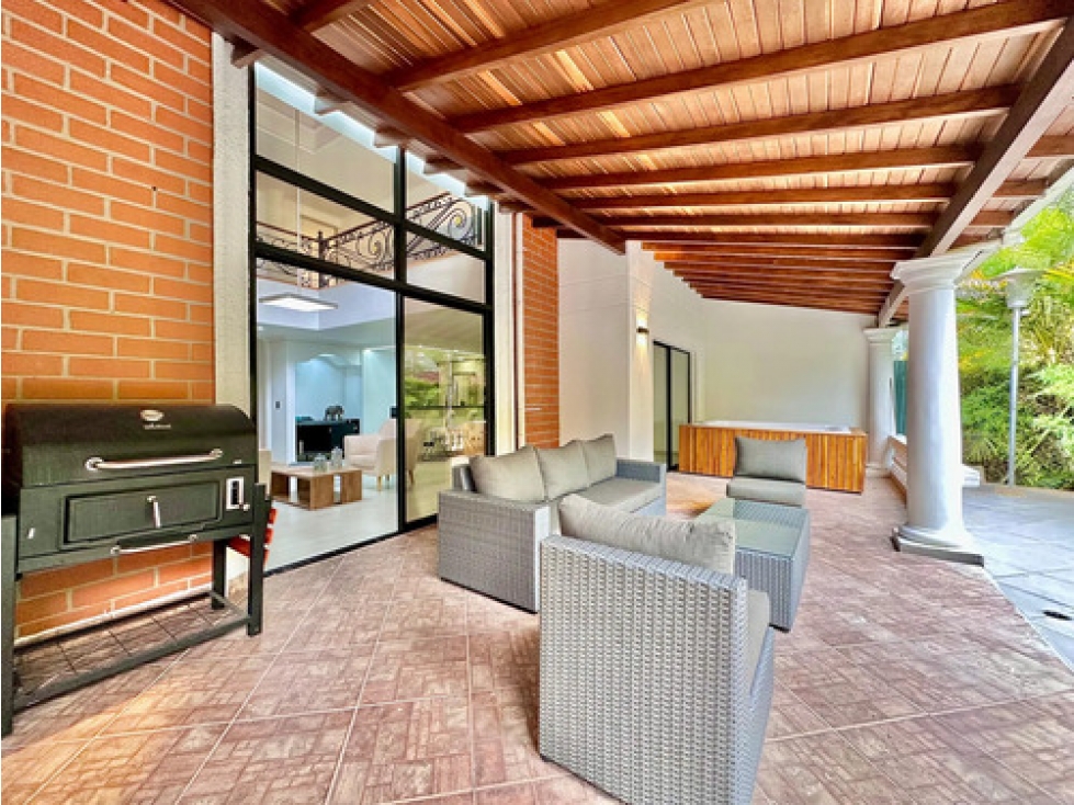 Casa en arriendo Altos del Poblado 330 m², 5 hab, Marymount — foto 4
