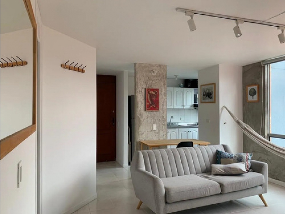 Apto amoblado en arriendo Villa Carlota El Poblado, 2 hab — foto 2