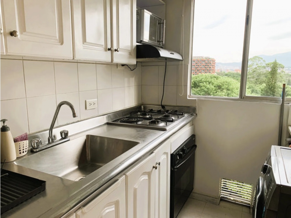 Apto amoblado en arriendo Villa Carlota El Poblado, 2 hab — foto 4
