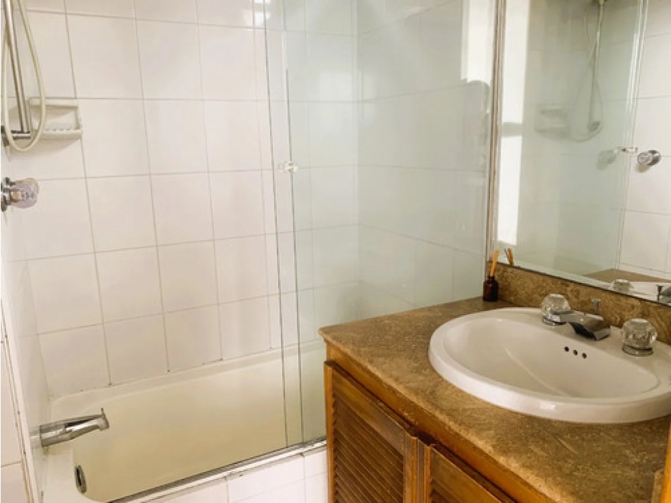Apto en arriendo Patio Bonito El Poblado, 2 hab, balcón — foto 5