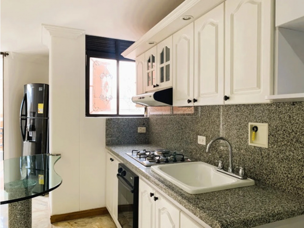 Apto amoblado en arriendo Laureles 51 m², 1 hab, 2 baños — foto 2