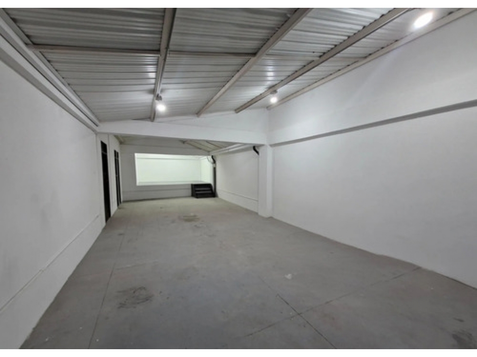 Bodega en arriendo cerca a San Diego Medellín 120 m² con oficina — foto 4