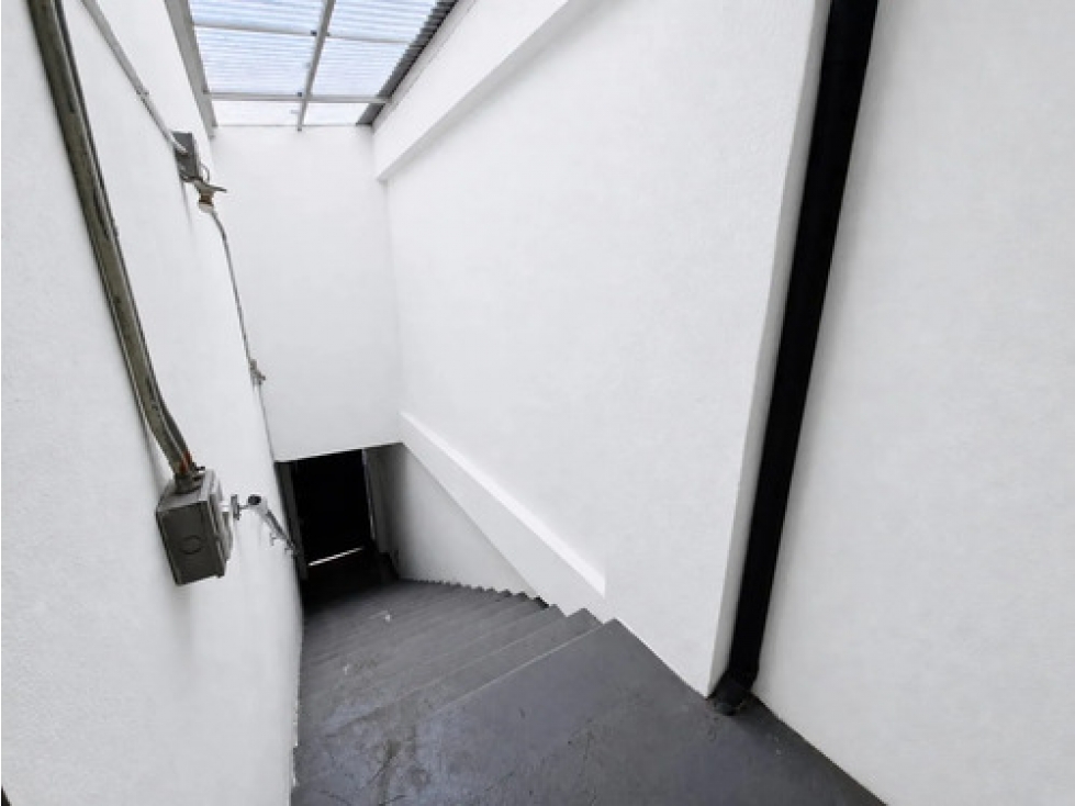 Bodega en arriendo cerca a San Diego Medellín 120 m² con oficina — foto 5