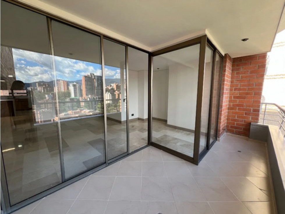 Apto moderno en arriendo Loma de los Parra El Poblado 140 m² — foto 3