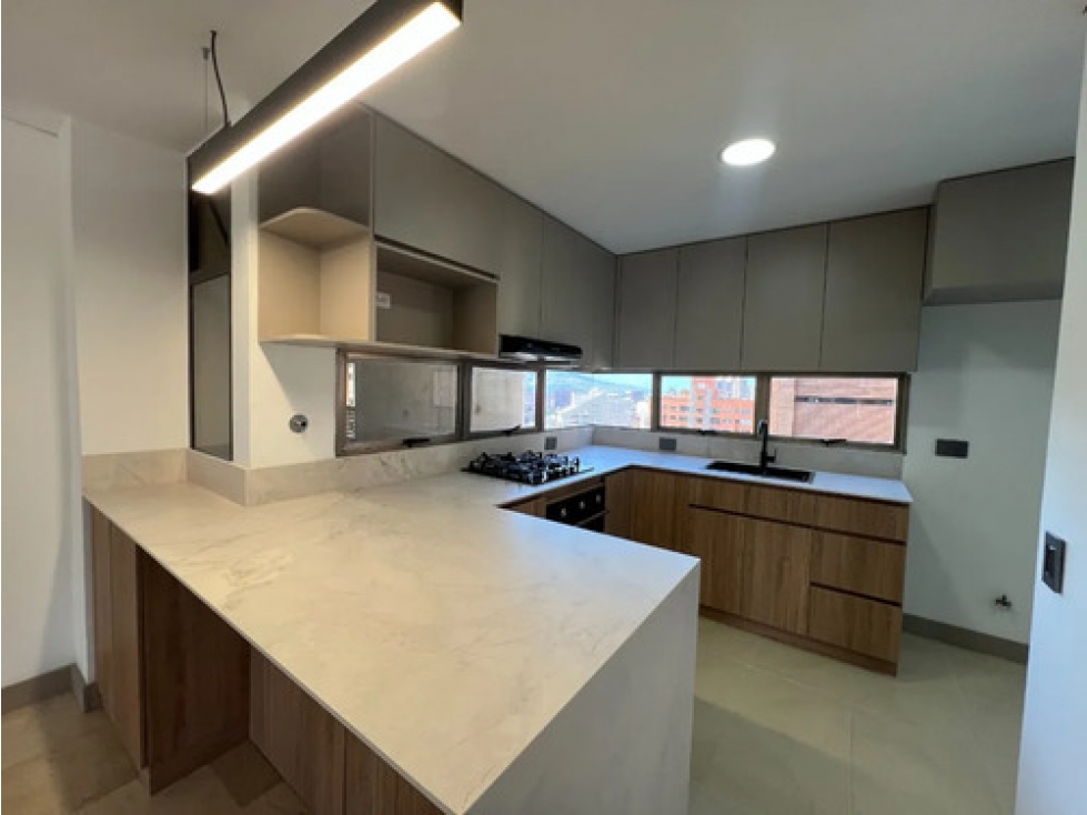 Apto moderno en arriendo Loma de los Parra El Poblado 140 m² — foto 5