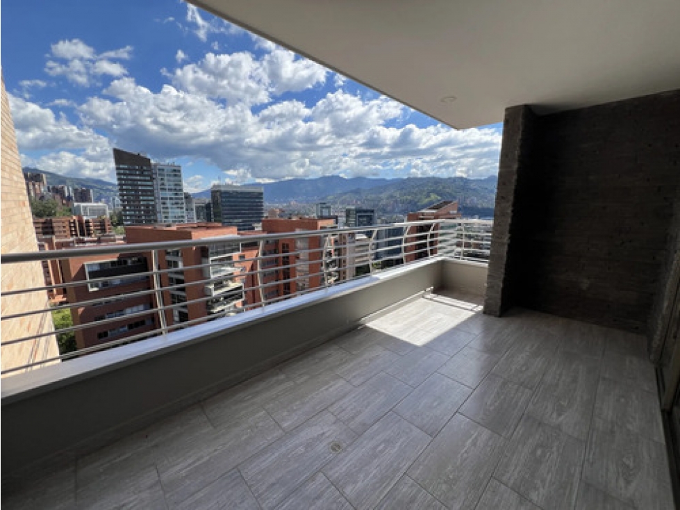 Apto en arriendo Alejandría El Poblado 138 m², 4 hab, piscina — foto 2