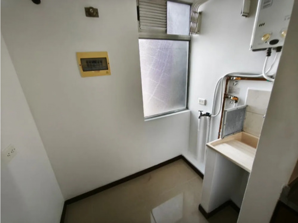 Apto en venta Cabañas Bello 71 m², piso 17, 3 hab, cerca al Metro — foto 2