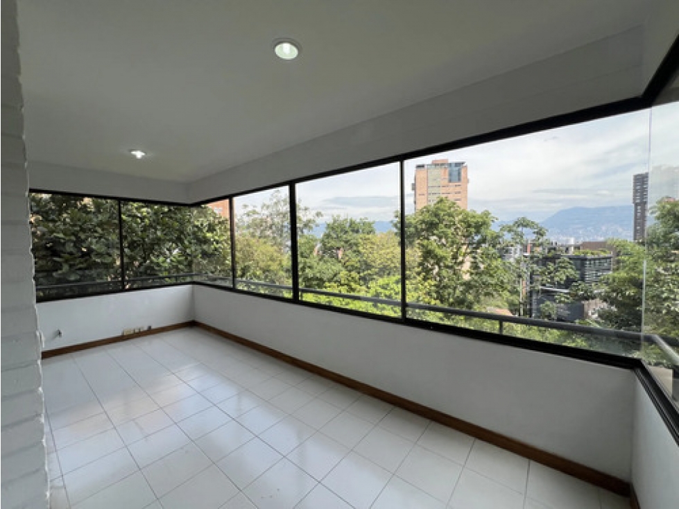 Apto en arriendo San Lucas Envigado 180 m², 3 hab + servicio — foto 2