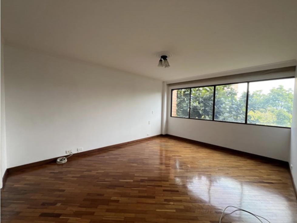 Apto en arriendo San Lucas Envigado 180 m², 3 hab + servicio — foto 4