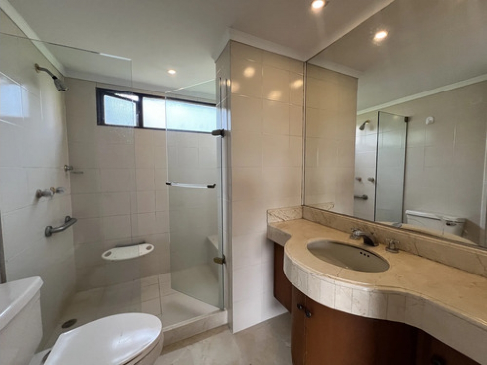 Apto en arriendo San Lucas Envigado 180 m², 3 hab + servicio — foto 6