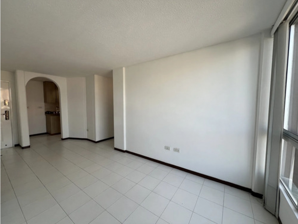 Apto en arriendo Loma del Indio 65 m², vista panorámica y garaje — foto 3