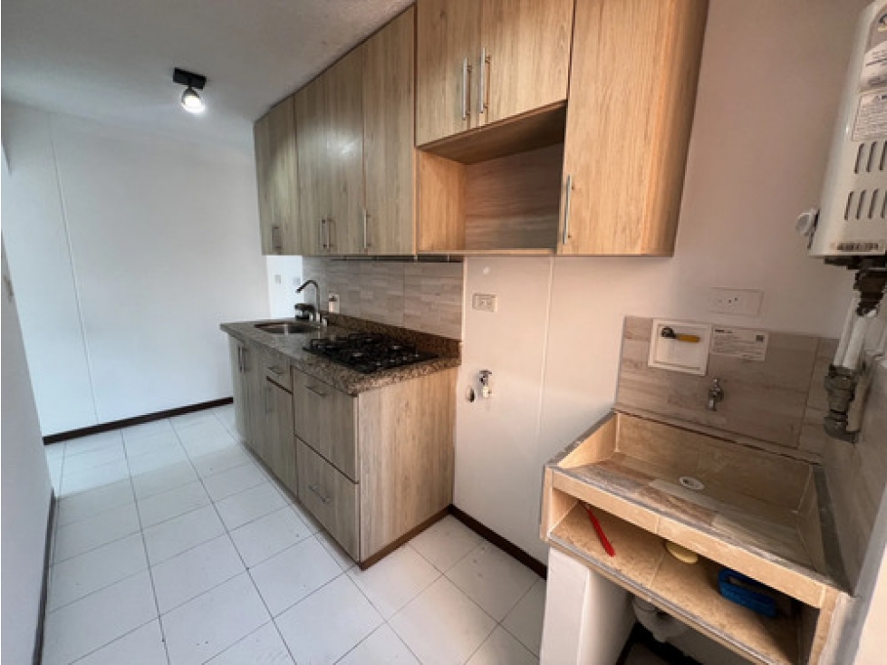 Apto en arriendo Loma del Indio 65 m², vista panorámica y garaje — foto 4