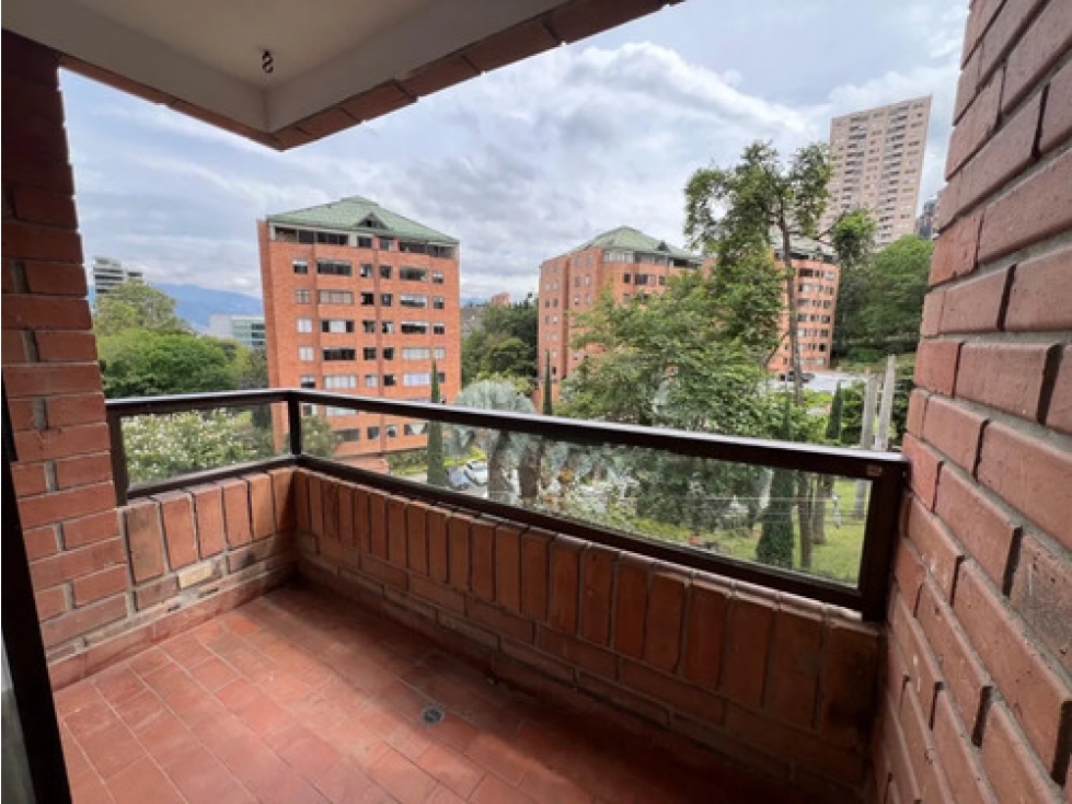 Apto en arriendo Las Lomas El Poblado 143 m², 3 hab + servicio — foto 3