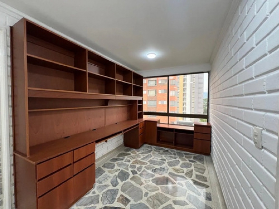 Apto en arriendo Las Lomas El Poblado 143 m², 3 hab + servicio — foto 4