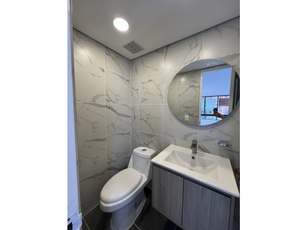 Apto en arriendo Las Lomas El Poblado 143 m², 3 hab + servicio — foto 6