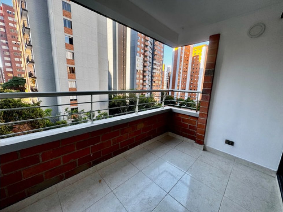 Apto en arriendo Loma de los Bernal 70 m², 2 hab, unidad completa — foto 2