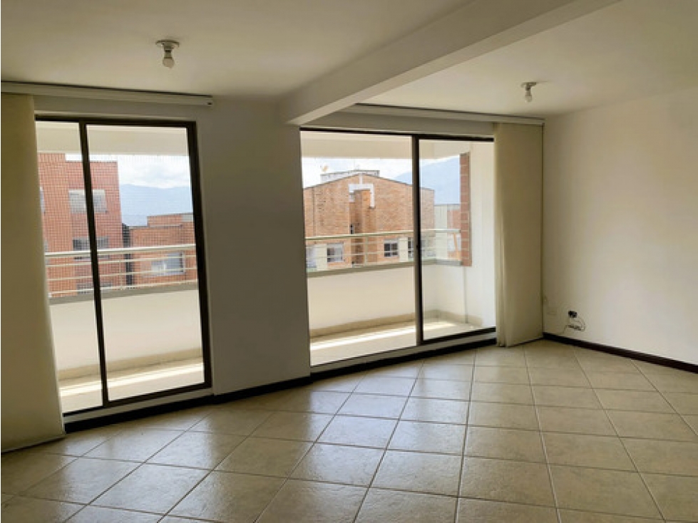 Apto en arriendo Loma de los Bernal 100 m², piso 19, 3 hab — foto 3