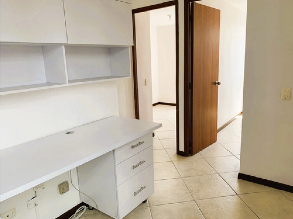 Apto en arriendo Loma de los Bernal 100 m², piso 19, 3 hab — foto 6