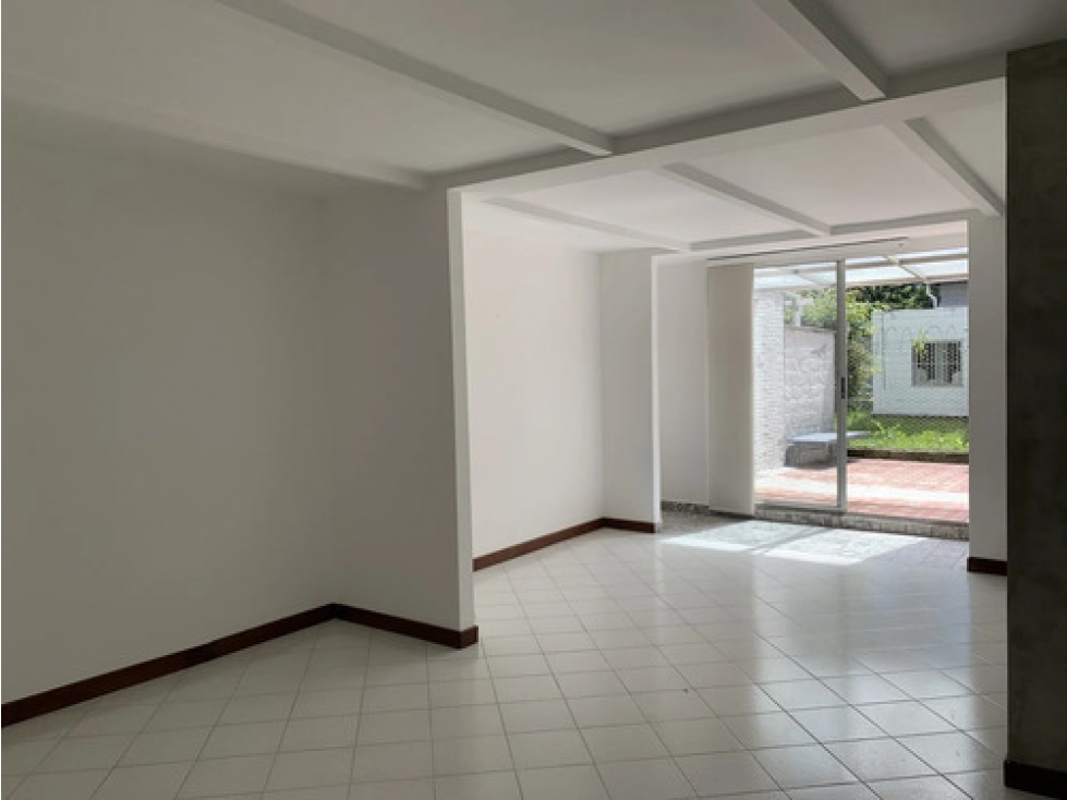 Apto con jardín en arriendo Santa María de los Ángeles 181 m² — foto 2