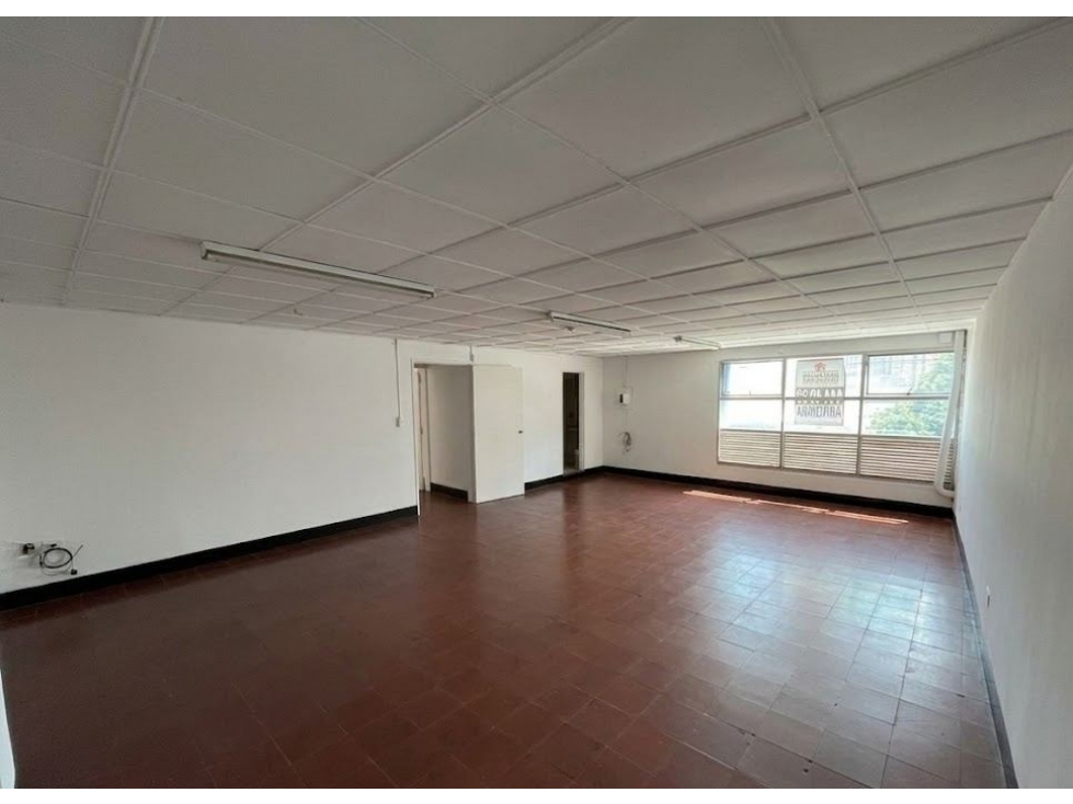 Bodega en arriendo Barrio Colombia Medellín 165 m², piso 3 — foto 2
