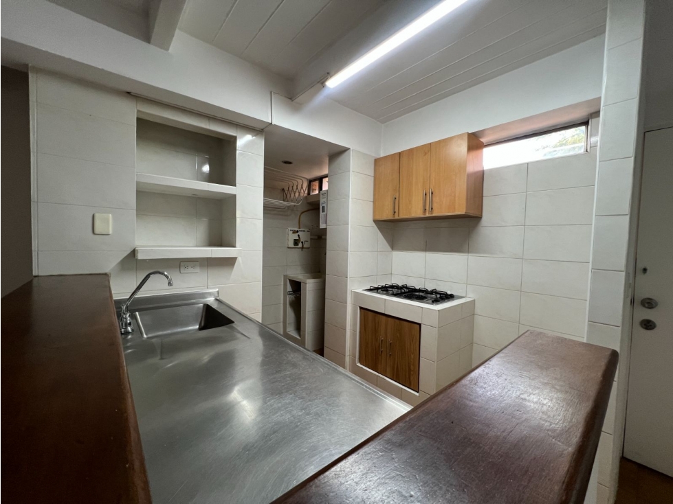 Apto en arriendo San Diego Medellín, 3 hab + servicio, garaje — foto 2