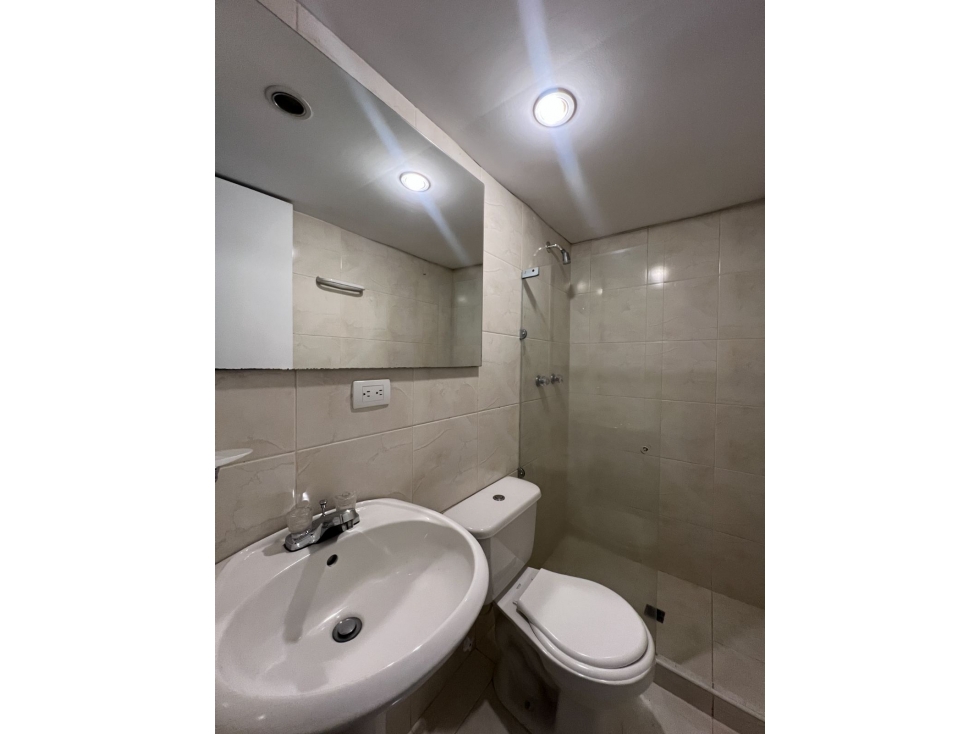 Apto en arriendo San Diego Medellín, 3 hab + servicio, garaje — foto 5