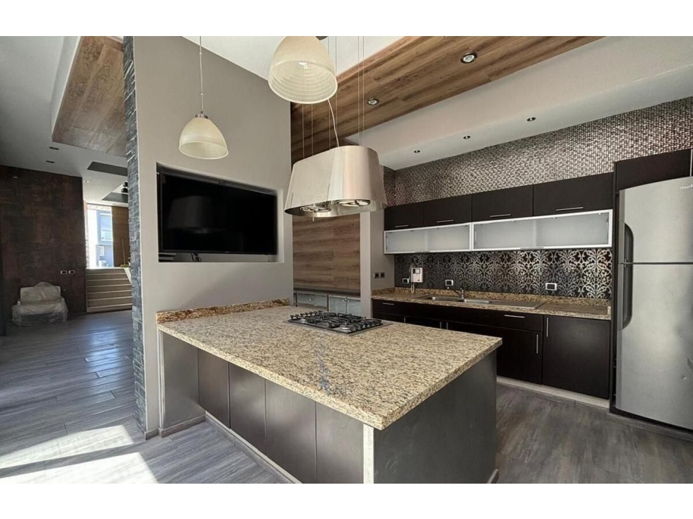 Residencia en Venta en Milenio III, Alberca Propia, 4 Habitaciones, PREMIUM! - 3