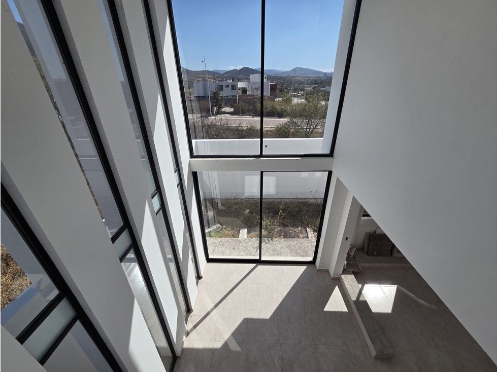 Casa en venta en Club de Gol, El Encino Residencial, 4 Recámaras, una en PB - 6
