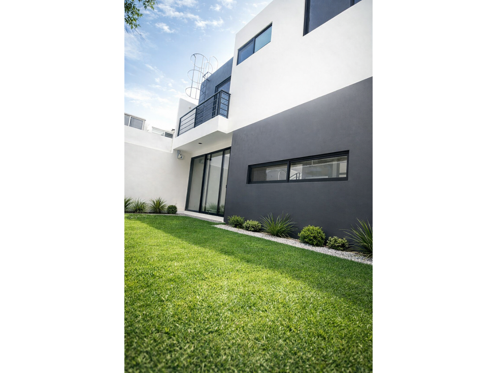 Casa en venta en Milenio III, 4 Recámaras, Jardín, Calle Abierta y de LUJO! - 2