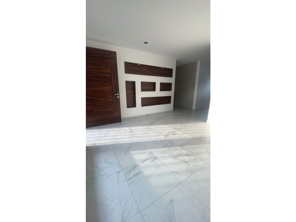 Casa en venta en Milenio III, 4 Recámaras, Jardín, Calle Abierta y de LUJO! - 4