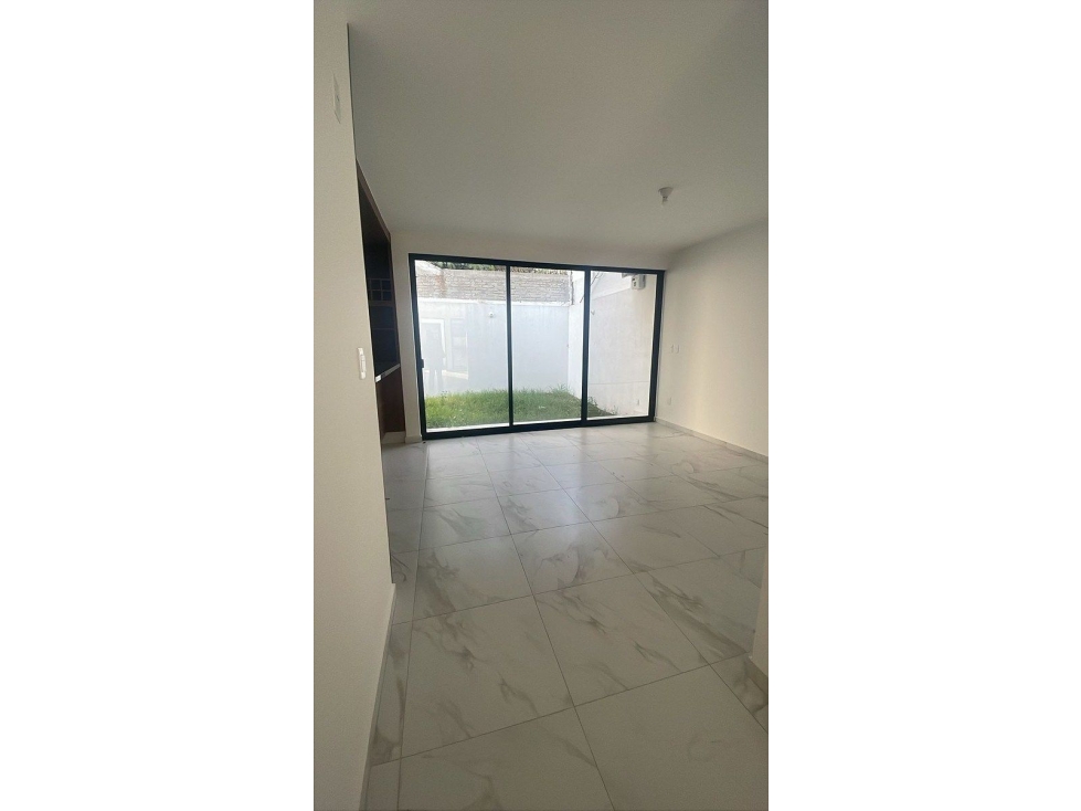 Casa en venta en Milenio III, 4 Recámaras, Jardín, Calle Abierta y de LUJO! - 5