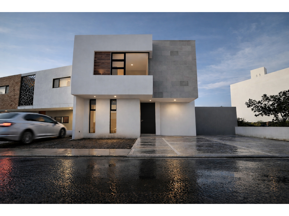 Casa en venta en El Refugio, 4 Recámaras, 3 Baños, Estudio en PB - 1
