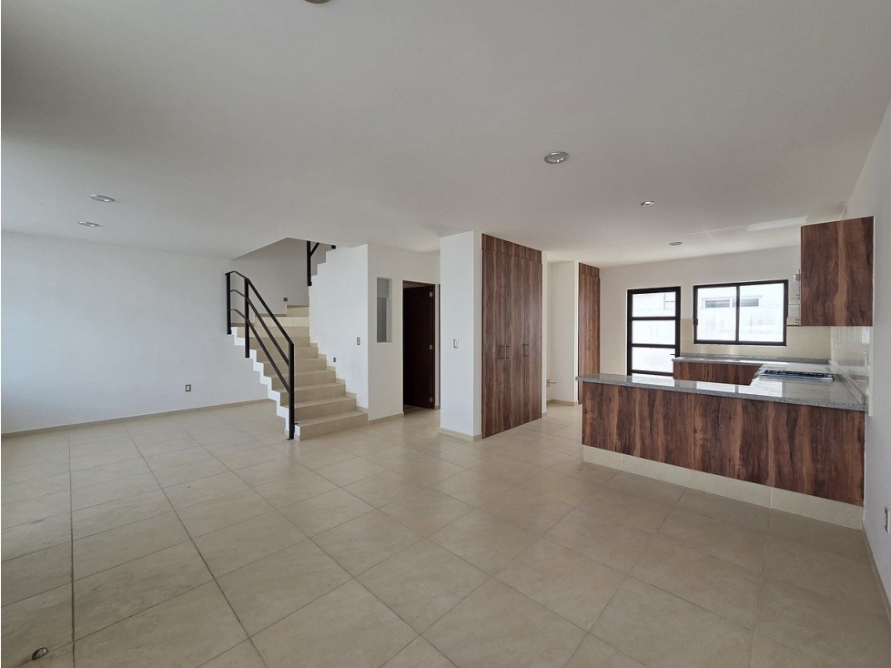 Casa en venta en El Mirador, 4 Recámaras, 3 Baños, Estudio o Recámara en PB - 3