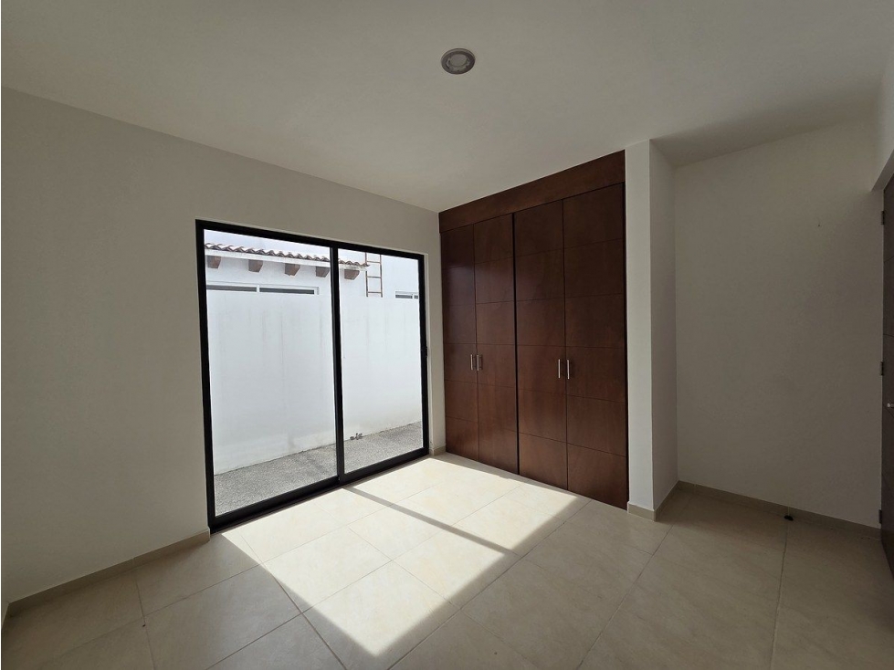Casa en venta en El Mirador, 4 Recámaras, 3 Baños, Estudio o Recámara en PB - 4