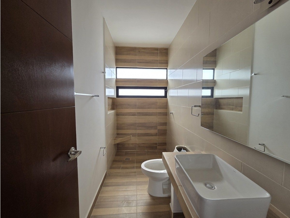 Casa en venta en El Mirador, 4 Recámaras, 3 Baños, Estudio o Recámara en PB - 5