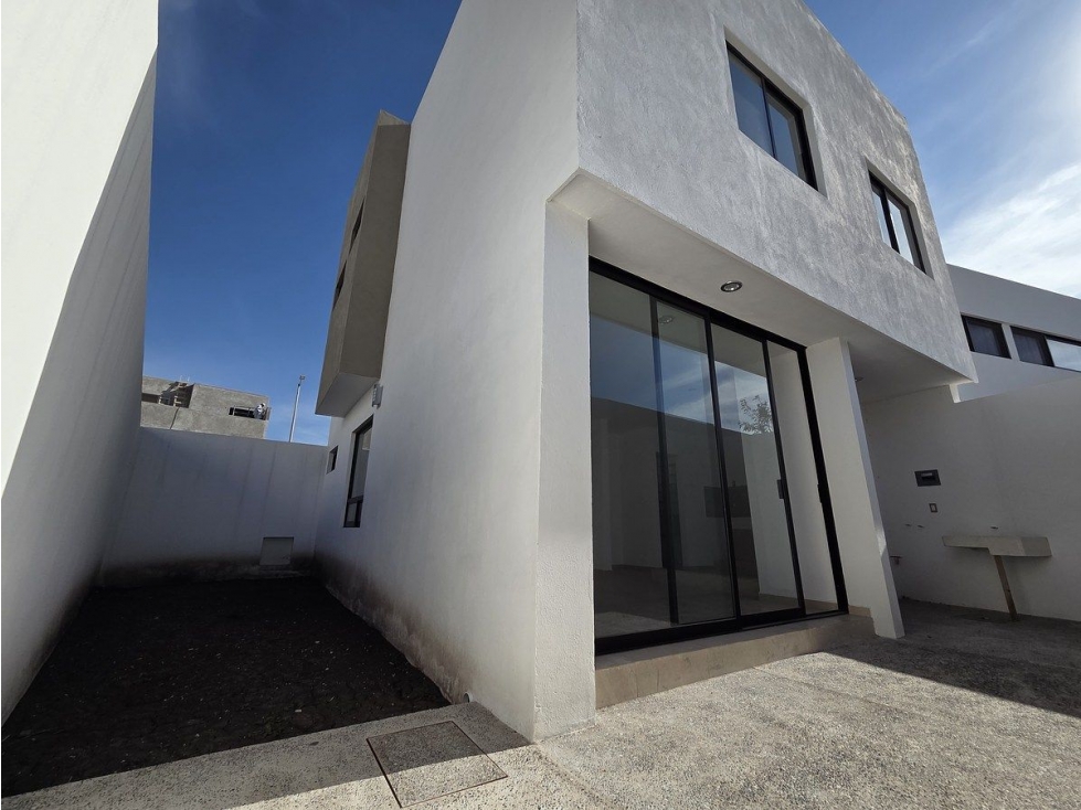 Casa en venta en El Refugio, 4 Recámaras, 3 Baños, Estudio en PB - 5