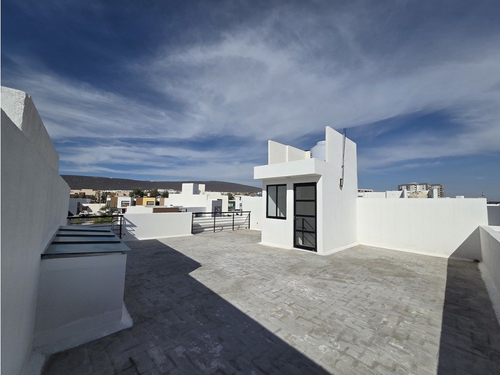 Casa en venta en El Refugio, 4 Recámaras, 3 Baños, Estudio en PB - 6