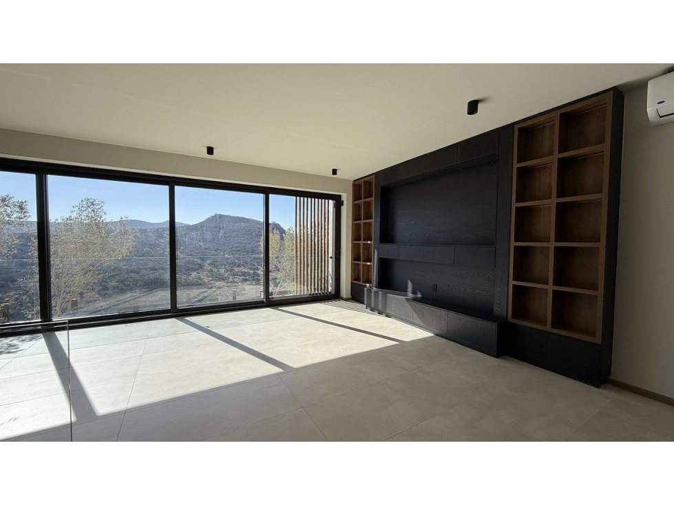 Casa en venta en Cañadas del Lago, 3 Recámaras, 3.5 Baños, Cto Serv, 3 Niveles - 3