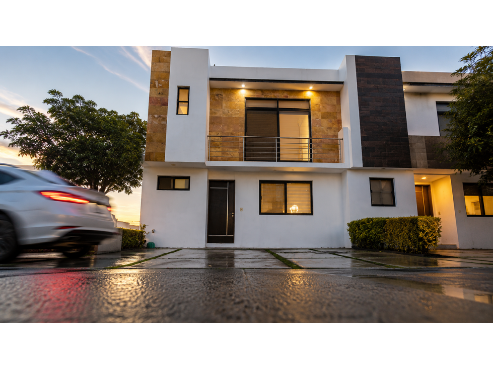 Casa en venta en El Condado, Los Robles - 3 Recámaras, 2.5 Baños, Hermosa !! - 1
