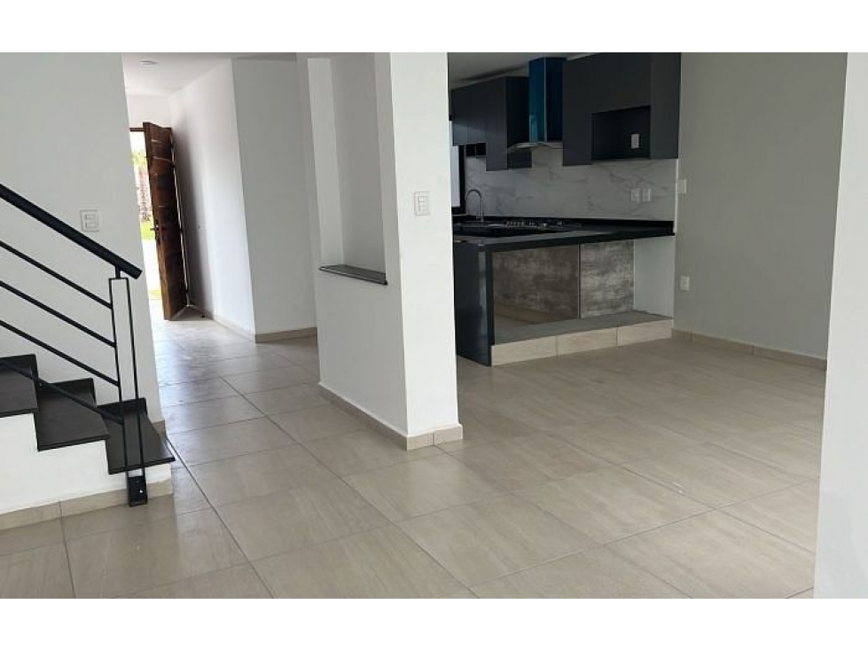 Casa en venta en Zona Los Candiles, 3 Recámaras, 2.5 Baños, Alberca, Hermosa! - 2