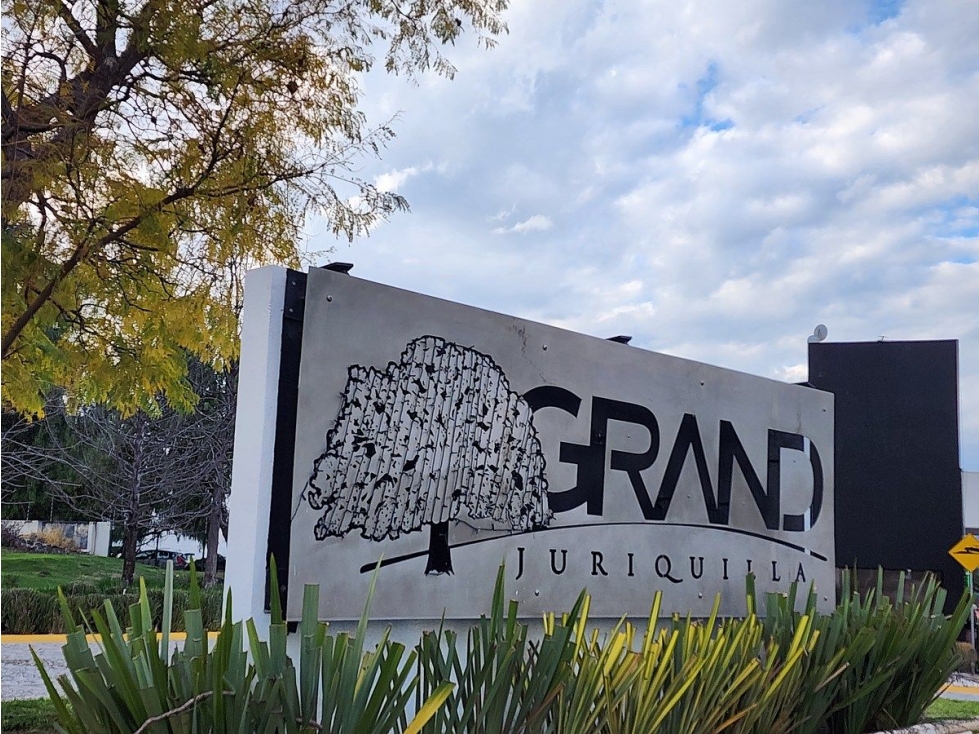 Terreno en venta en Grand Juriquilla, Querétaro 300 m² de superficie - 4