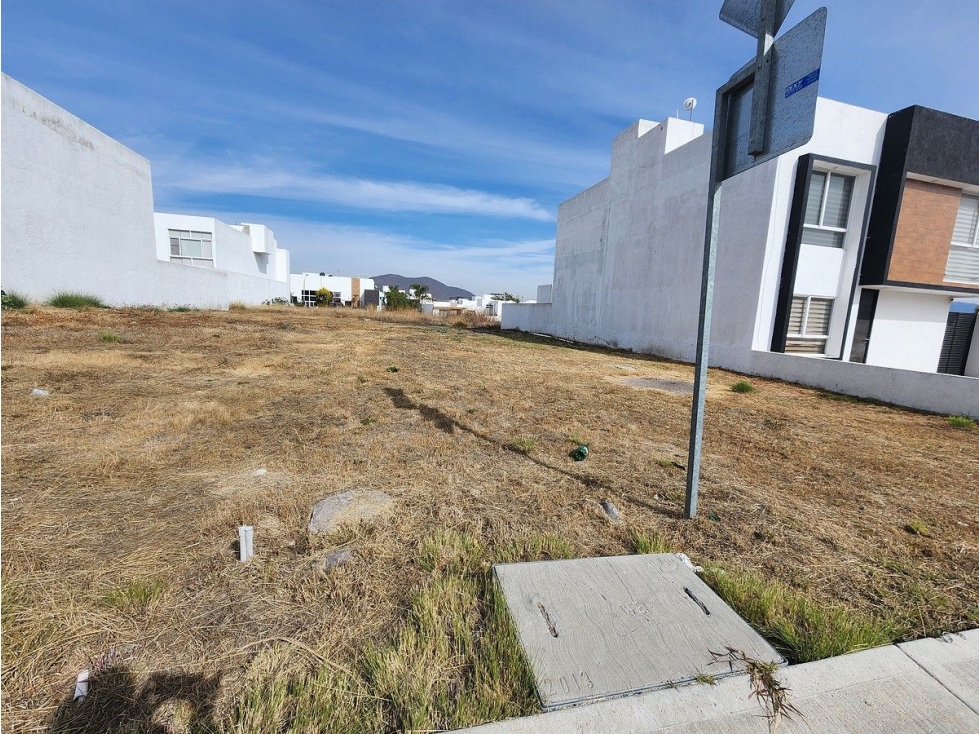 Terreno en venta en Grand Juriquilla, Querétaro 300 m² de superficie - 5